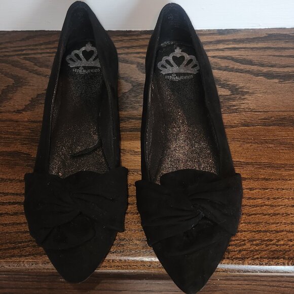 Women's Black Flats Slip On Shoes Pointed Toe Black Size 6 Fergalicious EUC - Picture 6 of 9